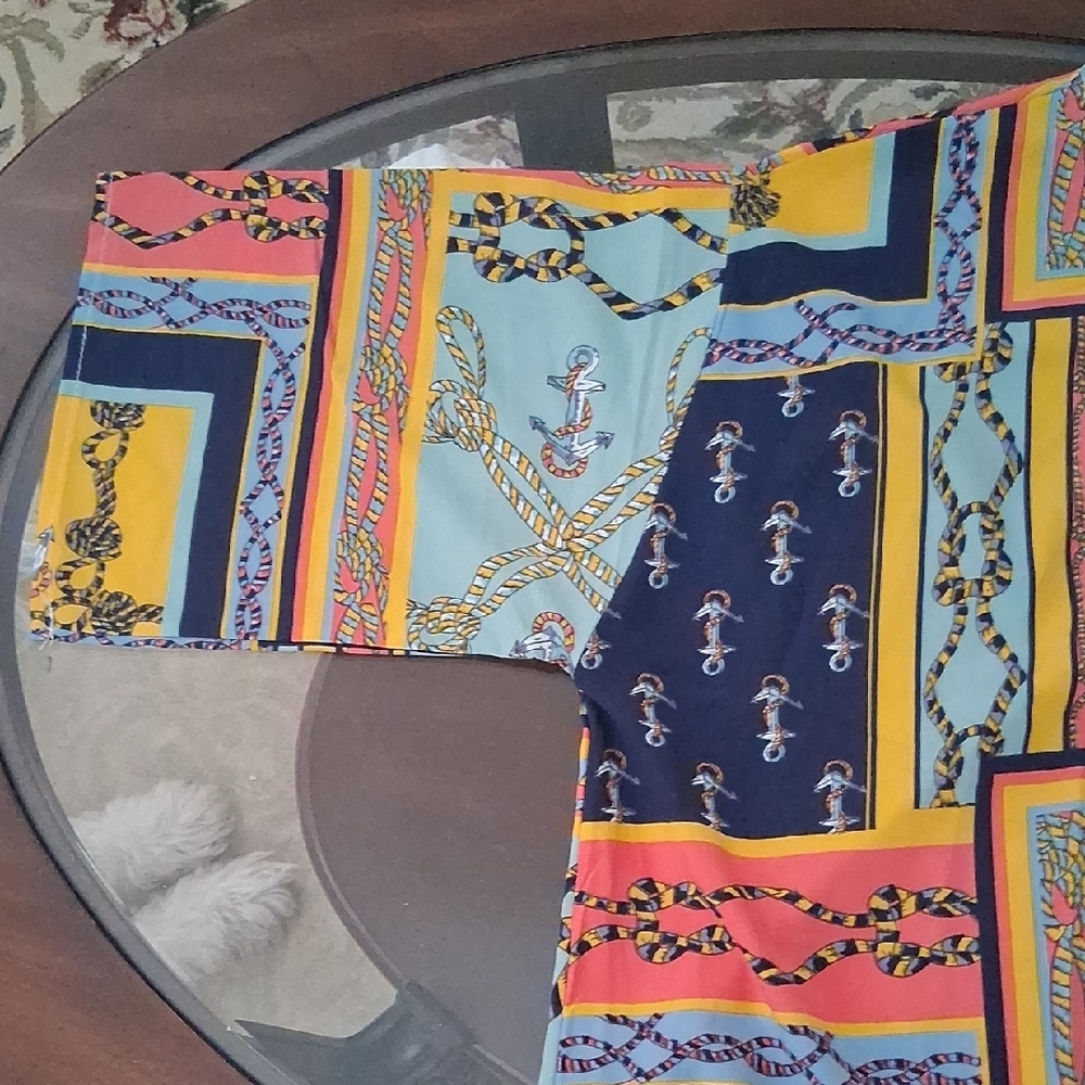 Colorful Geometric Patterned Blouse - Picture 2 of 4